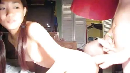 Tre veninder skynder sig at kneppe med classic mom son porno en ven og gøre det.