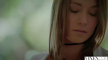 Girobasina forfører naboen til samleje. porno mom full movie