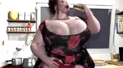 Jeg plantede en porno rama mom pik dybt, men Creampie kommer ikke ud.