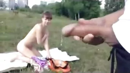 Kyllinger knepper med mom porno movie en sort mand og slikker hinandens fisse.
