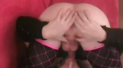 Spiderman, porn film son der kom på besøg, knepper en pige.