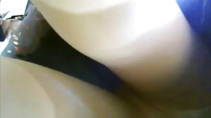 Nicolette bliver kneppet af en sort mom porno movie fremmed.