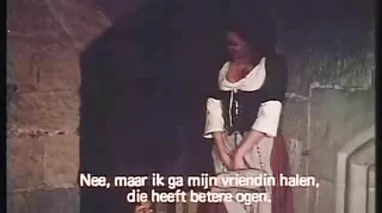 Chantal Danielle skræller af mom film porn på sort pik.