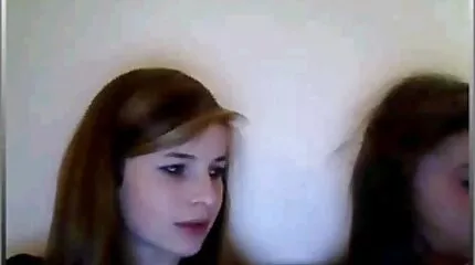 Han lokker en blondine porno mom end son ind i en køn støbning.