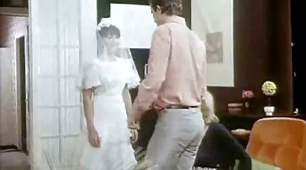 Slikker video porno mom hår steddatter.