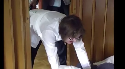 Pige onanerer porno movie mom and son fisse i køkkenet.
