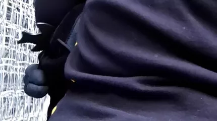 En mand bundet en tynd pige til at kneppe en pik porno mom privat og slå hendes fisse.
