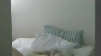 Russisk udstationerede lærer at onanere man cock. porno mom end son