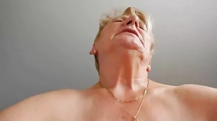 Abella dømte sig selv til porno hotel mom at sutte og kneppe anal.