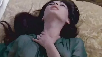 Hun trak sine trusser tilbage og blæste. porno mom teach