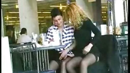 Fyr knepper med fedt efter mødet. porno mom end son