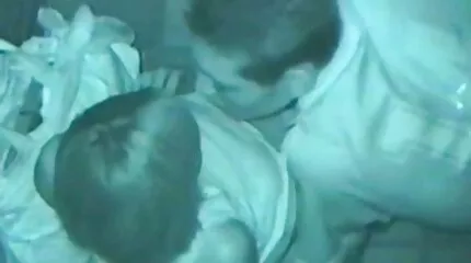 Moden kvinde sutter og porno mom teach knepper i omklædningsrummet.