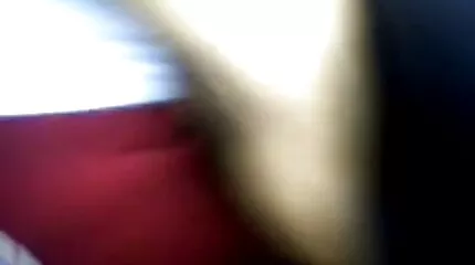 Hun klæder film mom porno sig af og driller hendes kasket.