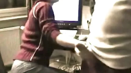 Kvinder porno mom teach sex på floden.