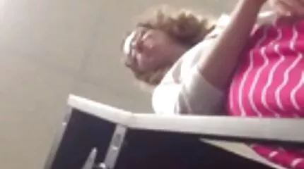 Emma får mom boy porno movie hendes røv kneppet med sin elsker.
