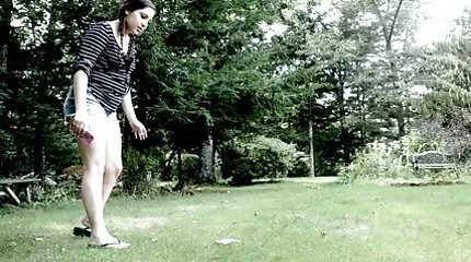 Doll lei hun har køn amateur mom porno med en kollega på arbejdspladsen.