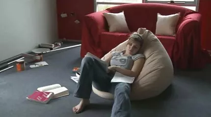 Pigen knepper med sin elsker. porno son forced mom