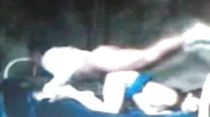 Manden beslutter at snyde sin kone med en pornofilm mom pige.