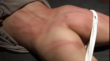 Russiske lesbians film kælen fornøjelser på porno mom teach kamera.
