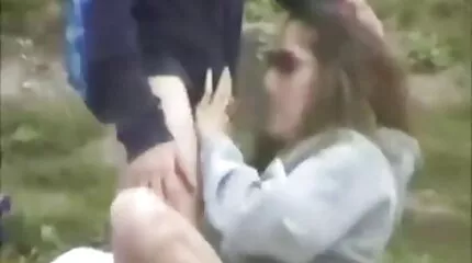 Instruktøren knepper nyhedspræsentanten i luften porno mom classic på det tidspunkt.