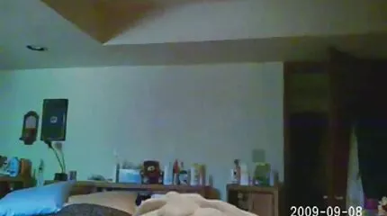 Nesti nyder coitus i mom porno movie sengen.