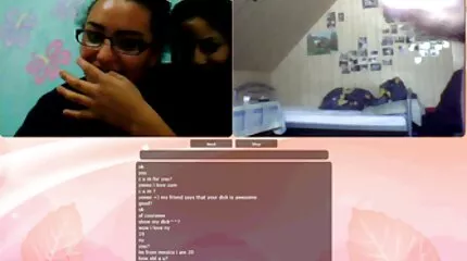 Lesbiske Chloe tempel og Lil Lar Larimar fuck fisse. filme porno gratis mom
