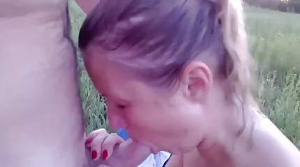 Han giver mam porno film et slag til en neger og knepper.